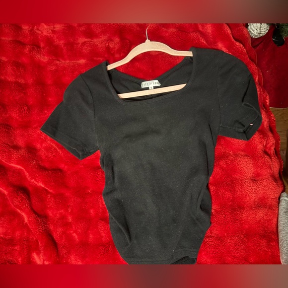 Black Short Sleeve Top/ size M Fitz & Eddi - Picture 4 of 4